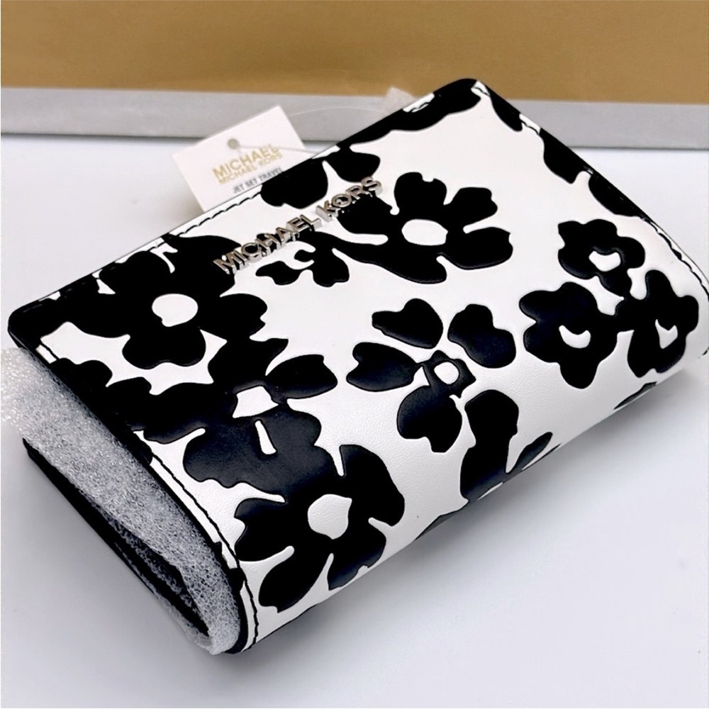 MICHAEL Michael Kors Black and White Floral Clutch - Picture 13 of 16